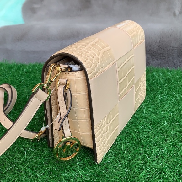 Michael Kors Mercer Sm clutch XBODY Buff - Picture 9 of 14